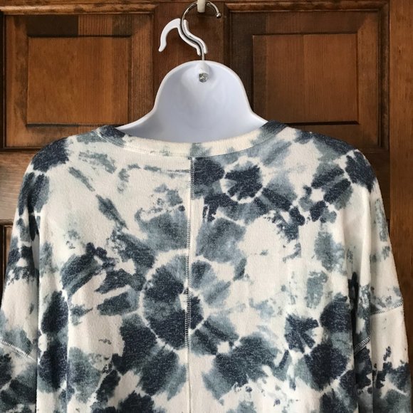Old Navy White with Navy Tie-Dye V-Neck Pullover Sweater Medium - Picture 8 of 11